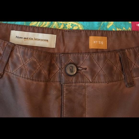 Leather shorts: unique snag! - Picture 3 of 4